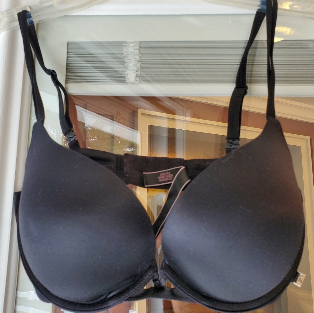 Victoria's Secret Very Sexy push up bra, 32DD.